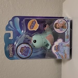 Fingerlings Baby Narwhal Nikki